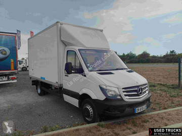 Utilitaire caisse grand volume Mercedes