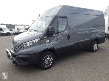 Fourgon moyen Iveco