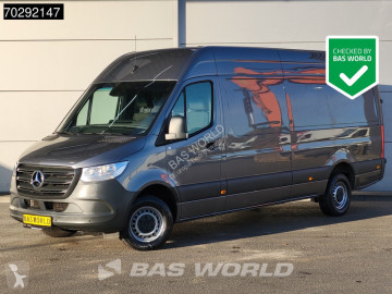 Fourgon utilitaire Mercedes