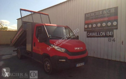 Con volquete Iveco