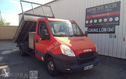 Con volquete Iveco