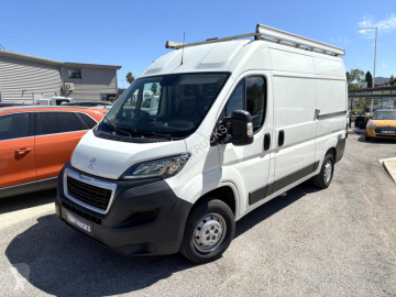 Furgón largo Peugeot
