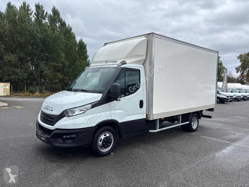 Nyttofordon Iveco 35C16H3.0 empattement 4100