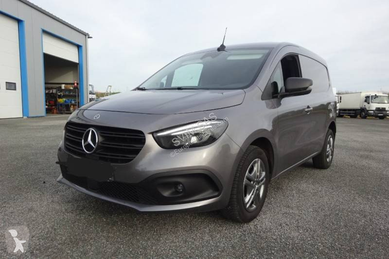 Véhicule utilitaire Mercedes