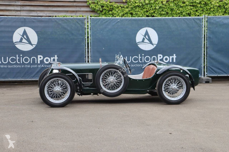 Véhicule utilitaire Chrysler Roadster