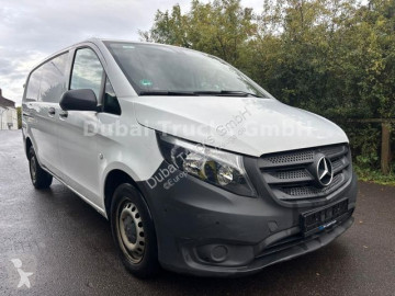 Fourgon moyen Mercedes