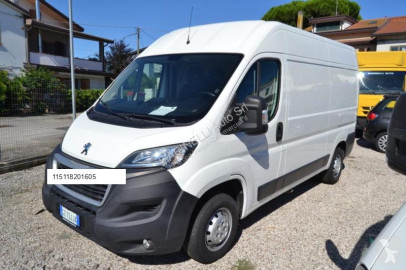 Caja cerrada Peugeot