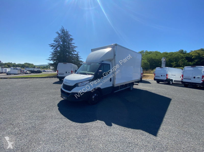Furgoneta Iveco 35C16H3.0 empattement 3750