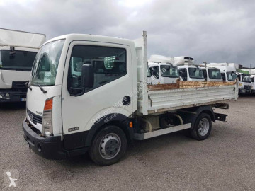 Utilitaire benne standard Nissan