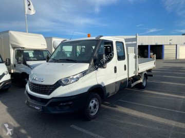 Con volquete Iveco