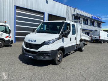 Con volquete Iveco