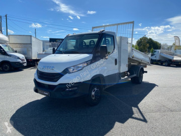 Con volquete Iveco