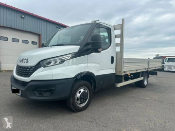 Autoutilitara platforma si obloane Iveco