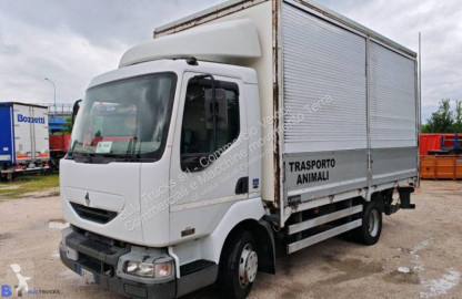 عربة نفعية مغطاة Renault