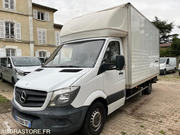 Užitkový vůz skříňový velkoobjemový Mercedes