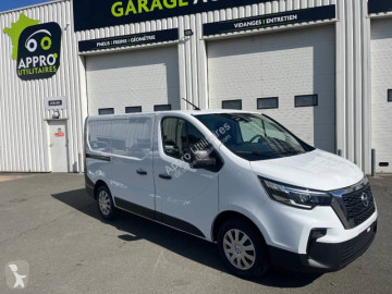 Furgoneta mediana Nissan