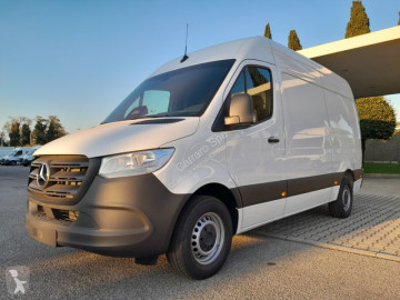Fourgon Mercedes neuf