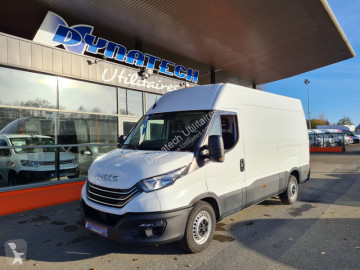 Lång transportbil Iveco