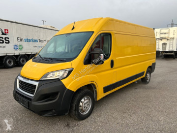 Fourgon Peugeot