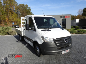Dostawcza platforma Mercedes