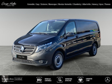 Fourgon moyen Mercedes