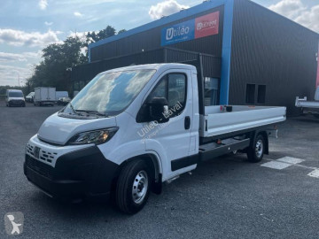 Utilitaire plateau ridelles Fiat neuf