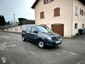 Fourgonnette Mercedes