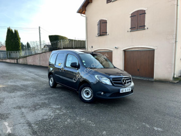 Fourgonnette Mercedes