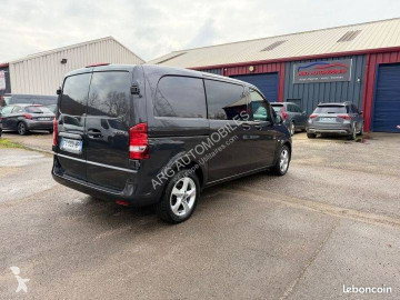 Fourgon moyen Mercedes