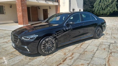 Samochód Mercedes