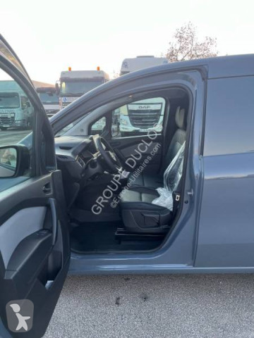 Fourgonnette Nissan neuf