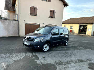 Fourgonnette Mercedes