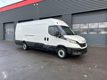 Fourgon Iveco neuf