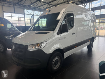 Furgon dostawczy Mercedes