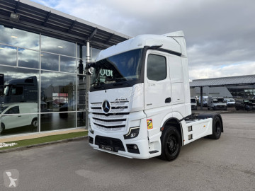 Cabeza tractora Mercedes