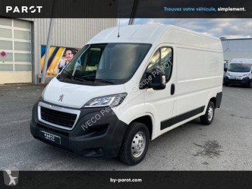 Fourgon moyen Peugeot