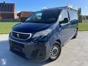 Fourgon moyen Peugeot