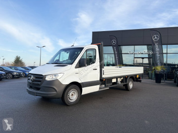 Utilitaire benne Mercedes