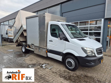 Utilitaire benne Mercedes