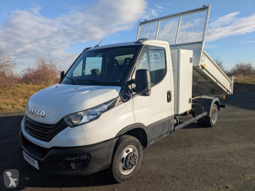 Con volquete Iveco