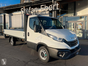 Utilitaire plateau ridelles Iveco neuf