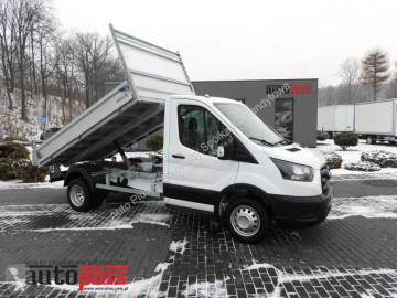 Utilitaire benne Ford