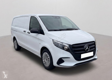 Fourgon moyen Mercedes