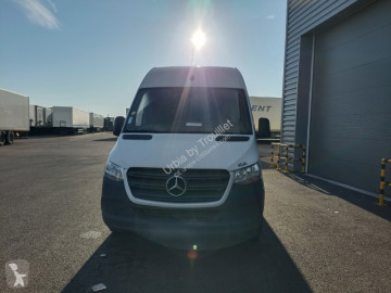 Fourgonnette Mercedes