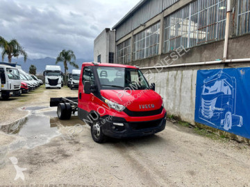 Chasis cabina Iveco