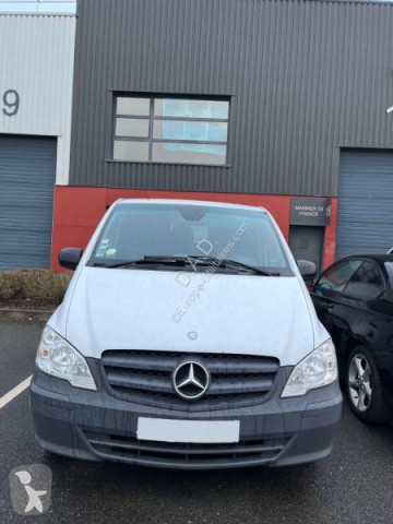 Fourgon moyen Mercedes
