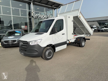 Utilitaire benne Mercedes