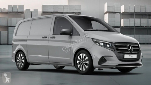 Fourgon moyen Mercedes