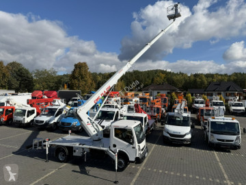 Лекотоварен автомобил Renault Maxity
