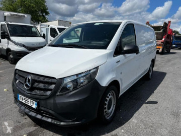 Fourgon moyen Mercedes